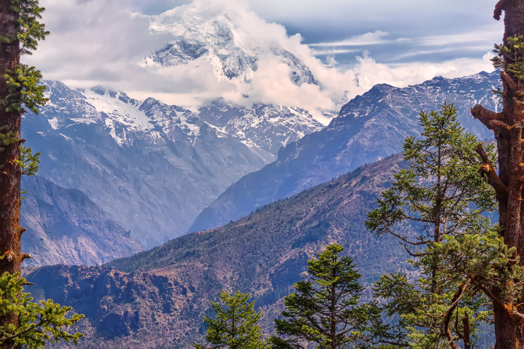 national-park-langtang-trekking-lake-gosaikunda-himalayas-nepal